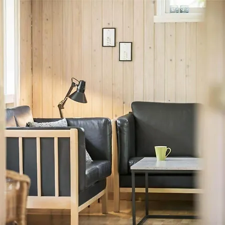 1583-aakirkeby-poserekrogen-8 بيت للعطل *
