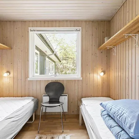 بيت للعطل 1583-aakirkeby-poserekrogen-8 Vester Somarken